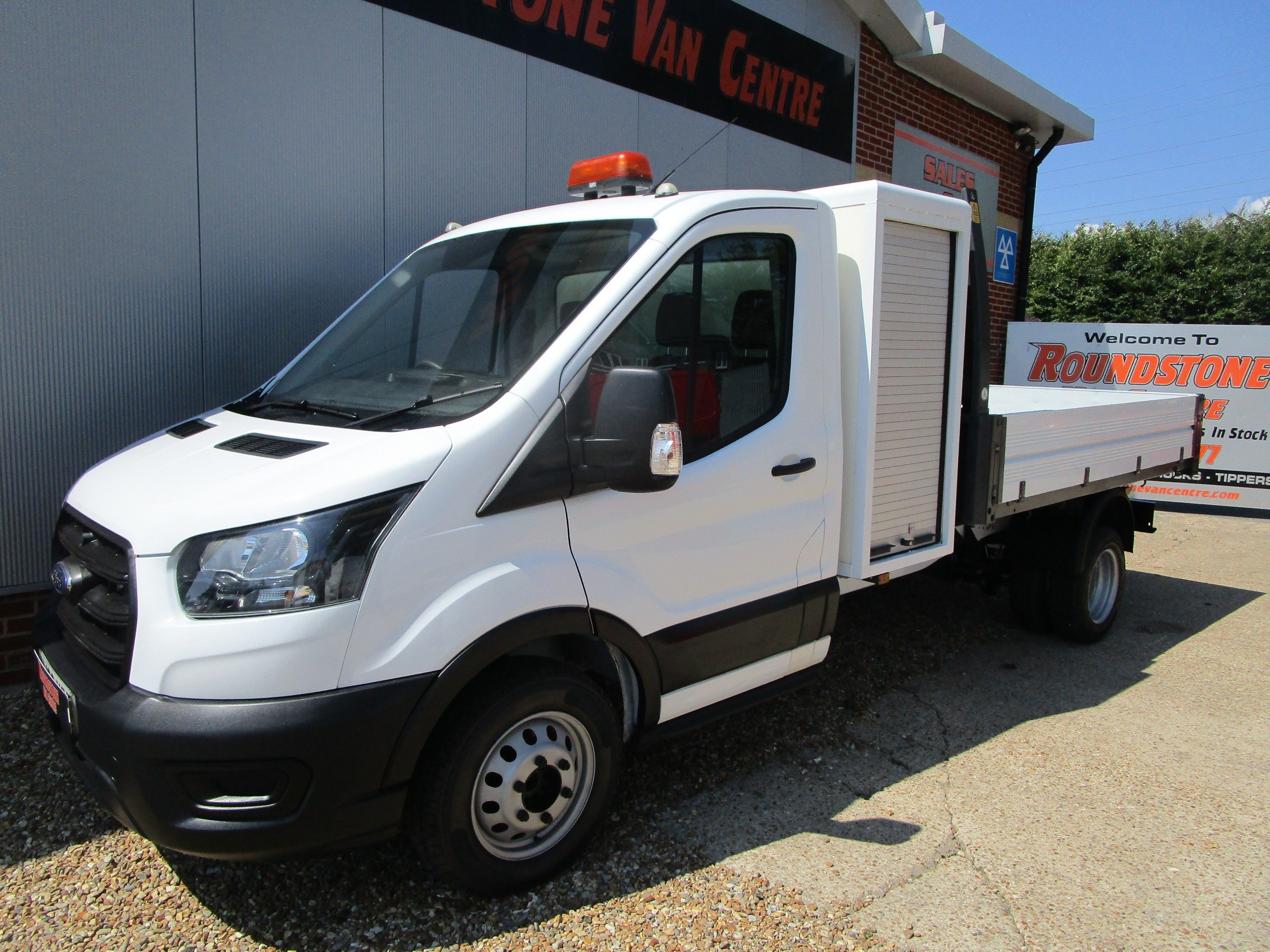 Used 2020 Ford Transit 350 SINGLE CAB TIPPER TRUCK WITH TOOL BOX. FULL SERVICE HISTORY EURO 6 ULEZ COMPLIANT for sale in Angmering West Sussex Roundstone Van Centre